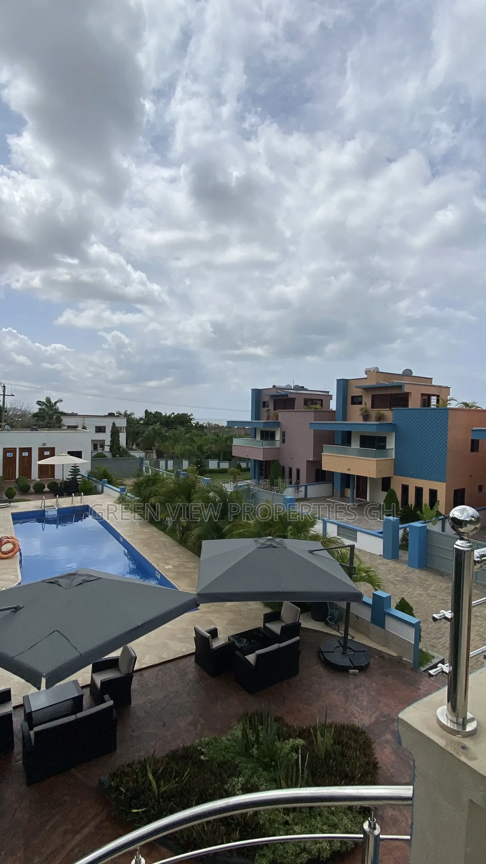 Furnished 4bdrm Duplex in West Hills Mall Area for rent
