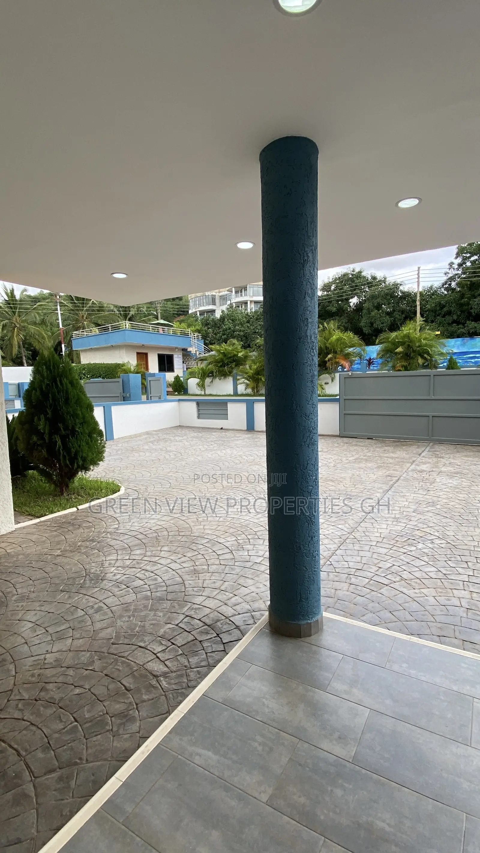 Furnished 4bdrm Duplex in West Hills Mall Area for rent