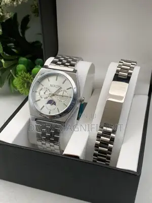 Nixon Men’S Stainless Steel Watch + Free Bracelet – Premium