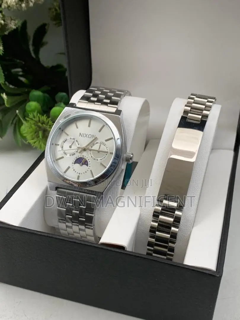 Nixon Men’S Stainless Steel Watch + Free Bracelet – Premium