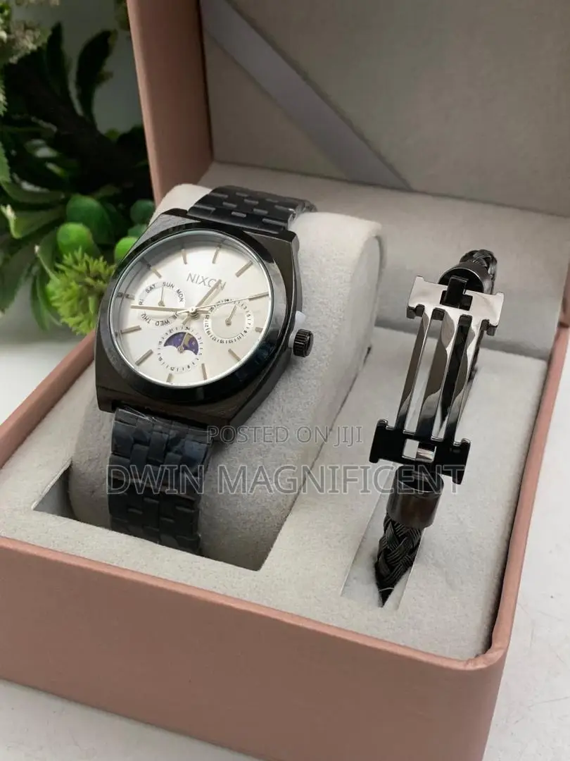 Nixon Men’S Stainless Steel Watch + Free Bracelet – Premium