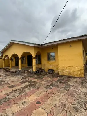 4bdrm Apartment in East Legon for rent