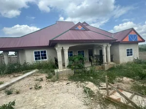 5bdrm House in Ofinso, Kumasi Metropolitan for sale