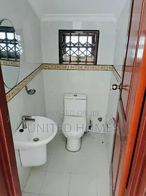 5bdrm House in Osu for rent