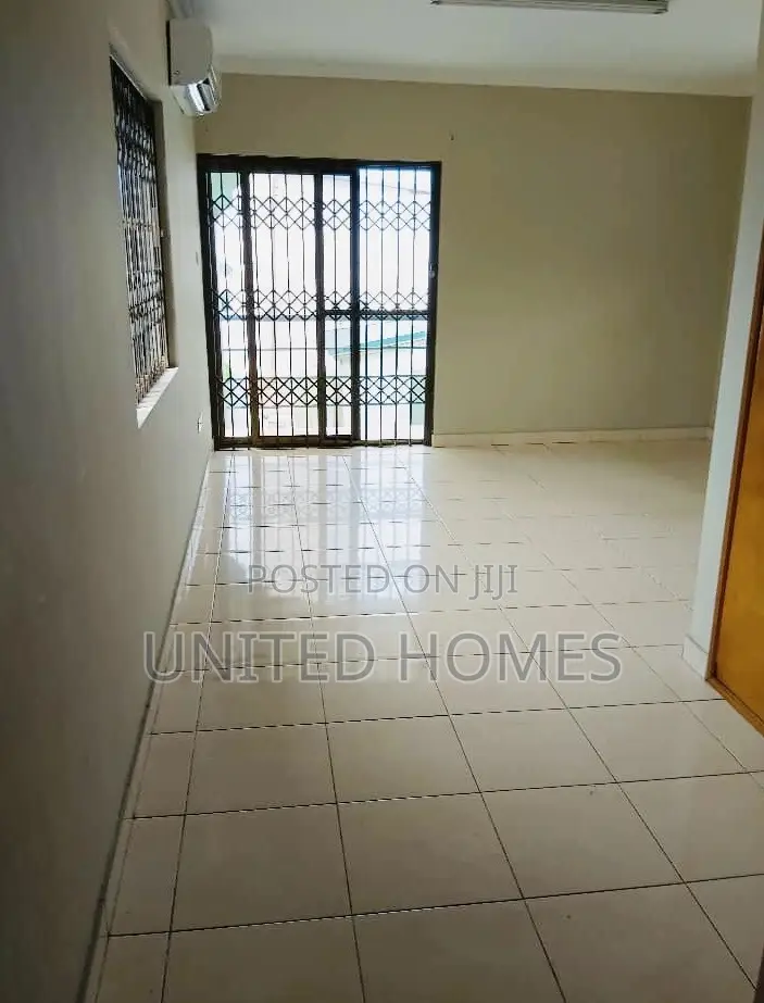 5bdrm House in Osu for rent