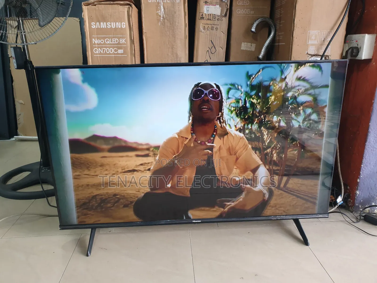 Qled Hisense 43"Smart Uhd HDR Edgeless Tv