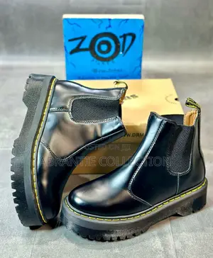 Dr Martens Leather Chelsea Boot Black