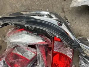Toyota Rav4 Headlight Pair 