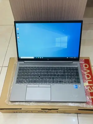 New Laptop HP ZBook Firefly 15 G7 16GB Intel Core I7 SSD 512GB