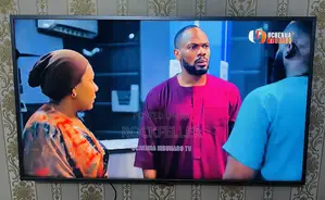 Uk Used Samsung Uhd HDR Smart Digital Satellite 43inches
