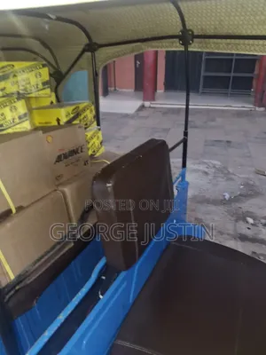 Bajaj RE 2025 Blue