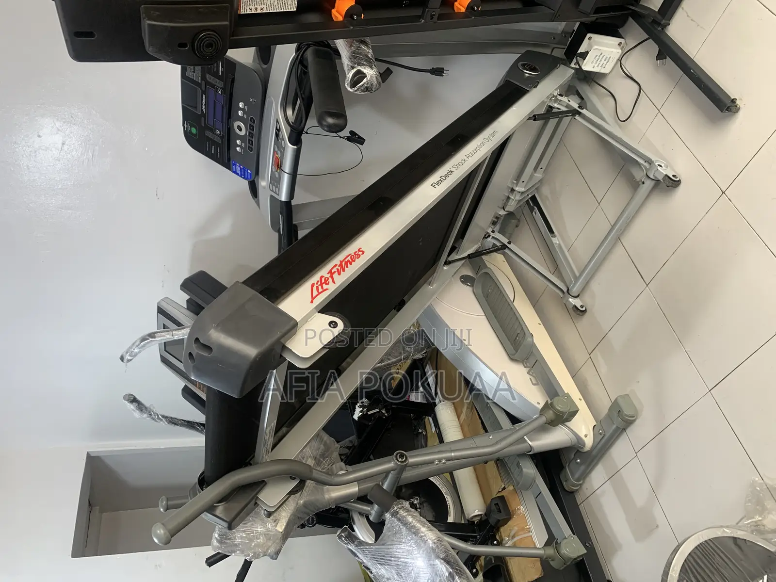Life Fitness Treadmill 150kg