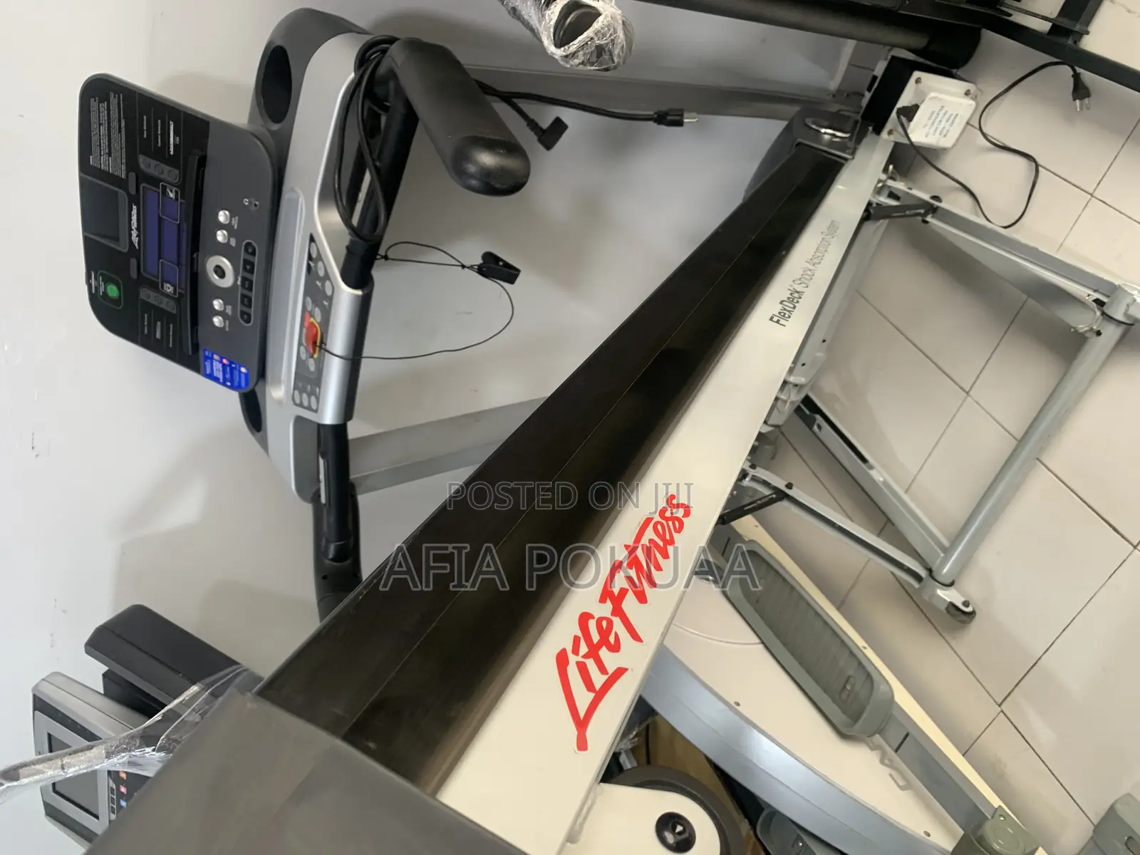 Life Fitness Treadmill 150kg