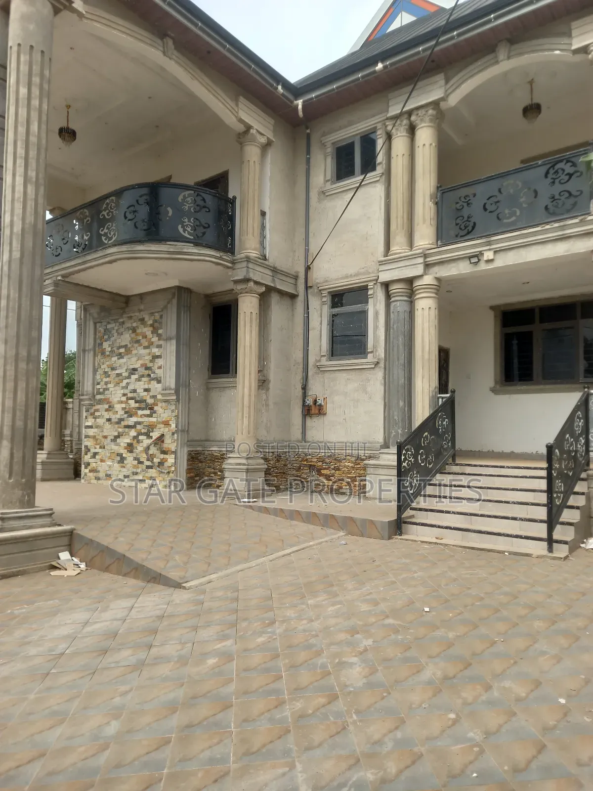 5bdrm House in Buoho Sasa, Kumasi Metropolitan for sale