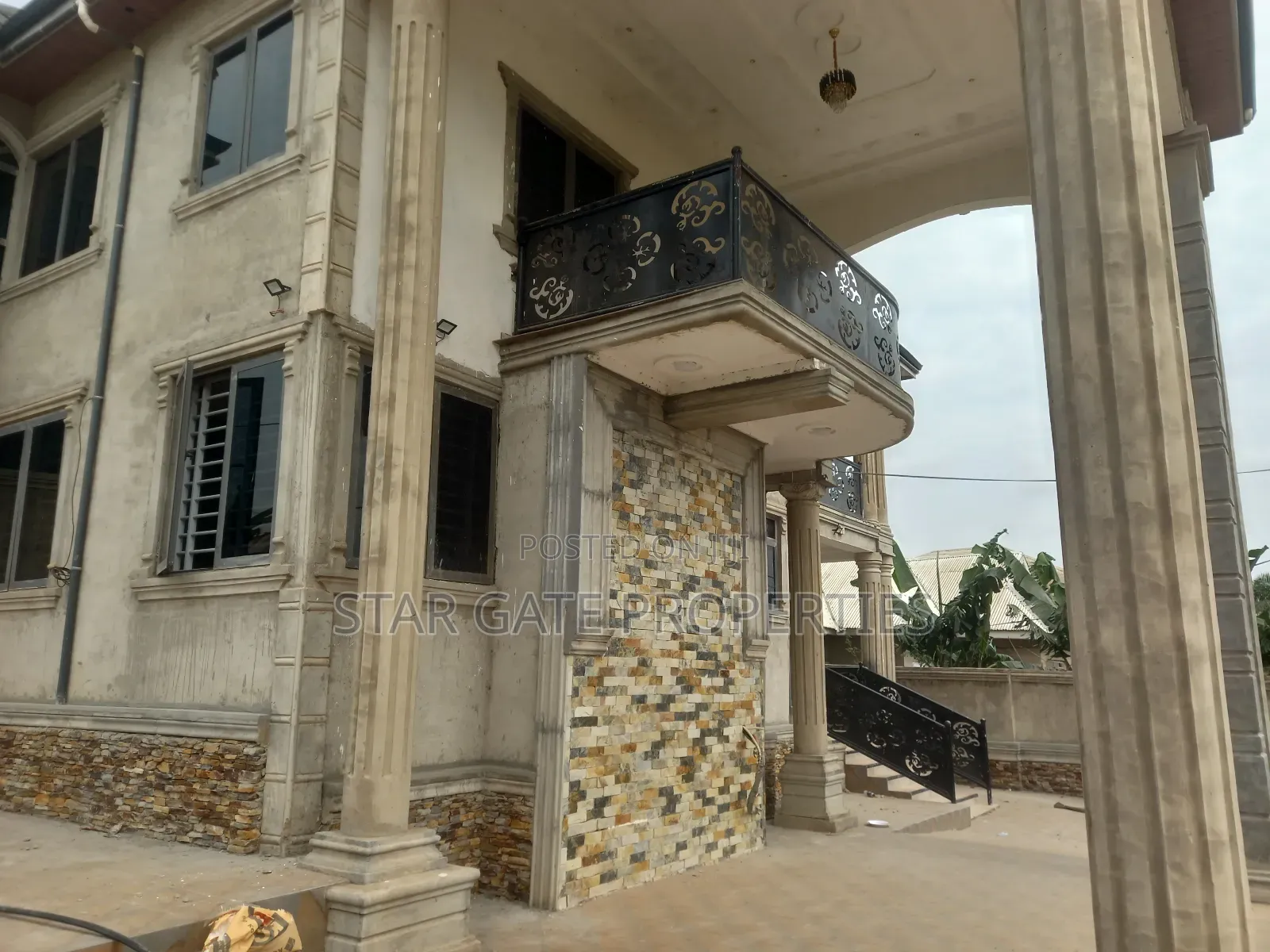 5bdrm House in Buoho Sasa, Kumasi Metropolitan for sale