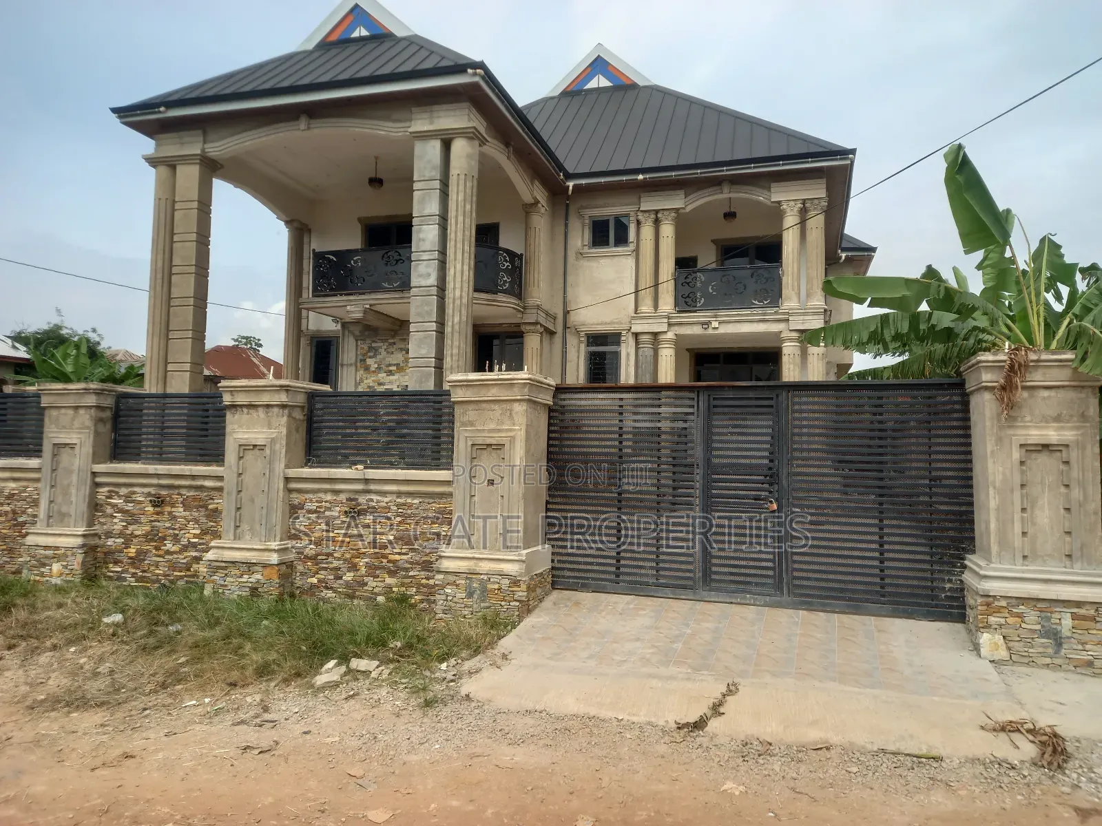 5bdrm House in Buoho Sasa, Kumasi Metropolitan for sale