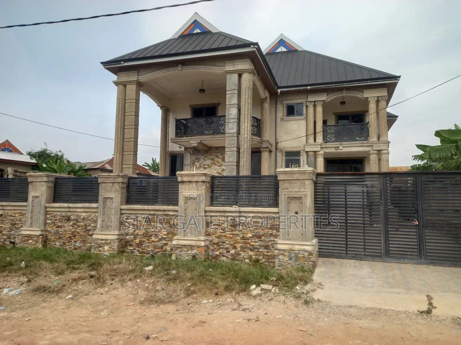5bdrm House in Buoho Sasa, Kumasi Metropolitan for sale