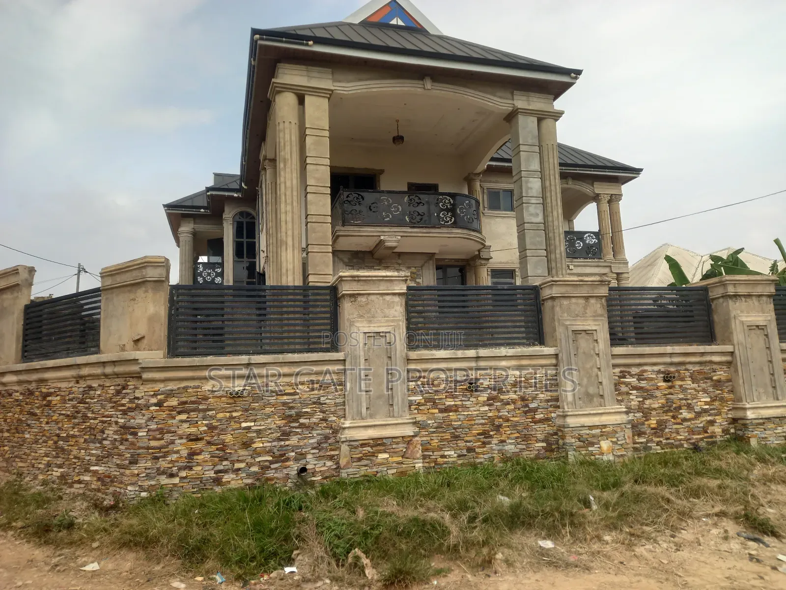 5bdrm House in Buoho Sasa, Kumasi Metropolitan for sale