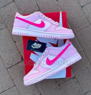 Nike Dunk Low "Triple Pink" Sneakers