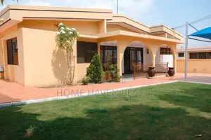 5bdrm House in Jafata, Sakumono for rent