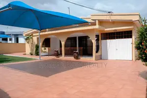 5bdrm House in Jafata, Sakumono for rent
