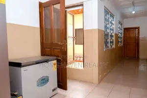 5bdrm House in Jafata, Sakumono for rent