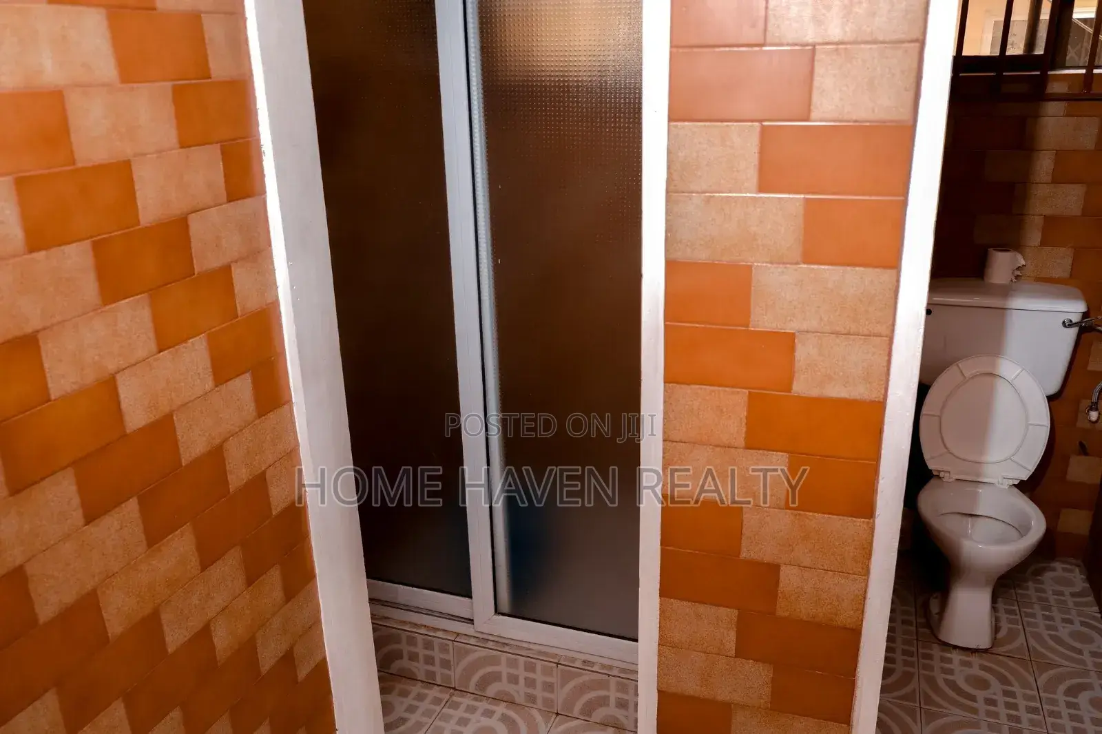 5bdrm House in Jafata, Sakumono for rent