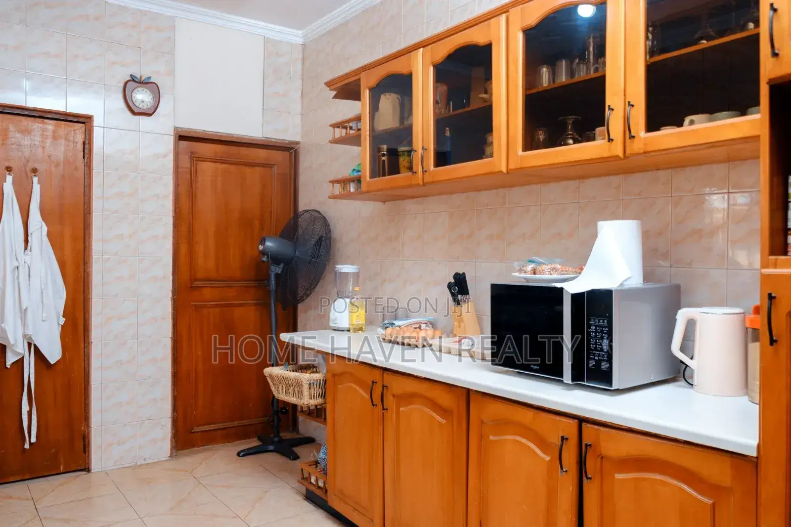 5bdrm House in Jafata, Sakumono for rent
