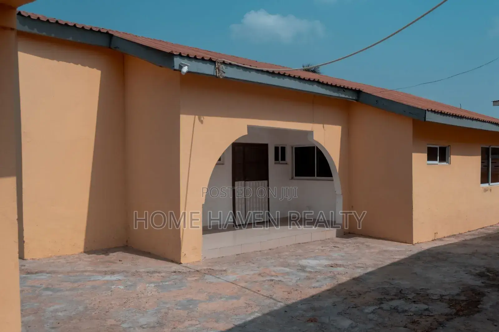 5bdrm House in Jafata, Sakumono for rent
