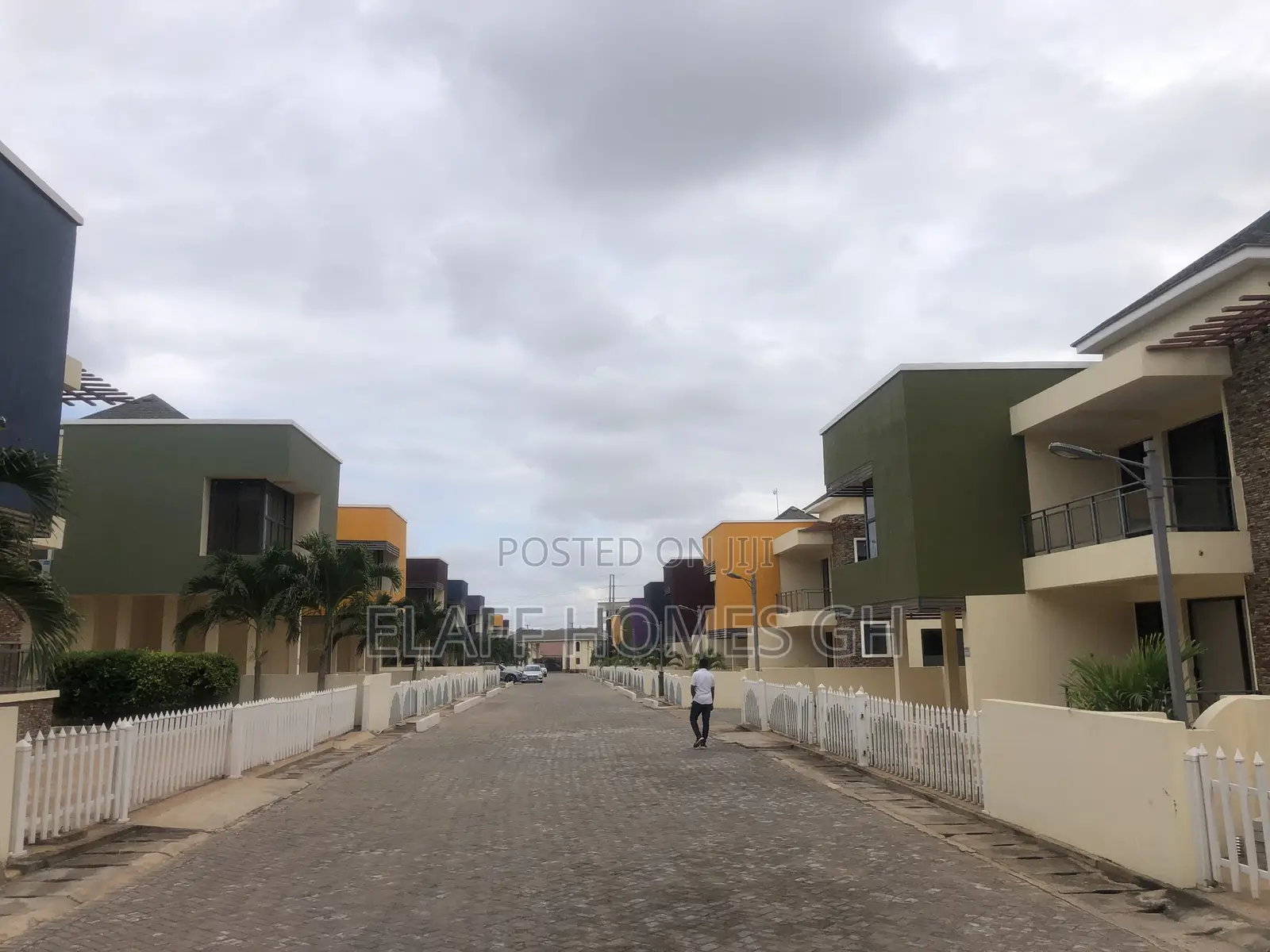 4bdrm Townhouse / Terrace in Elaffhomesgh, East Legon for rent