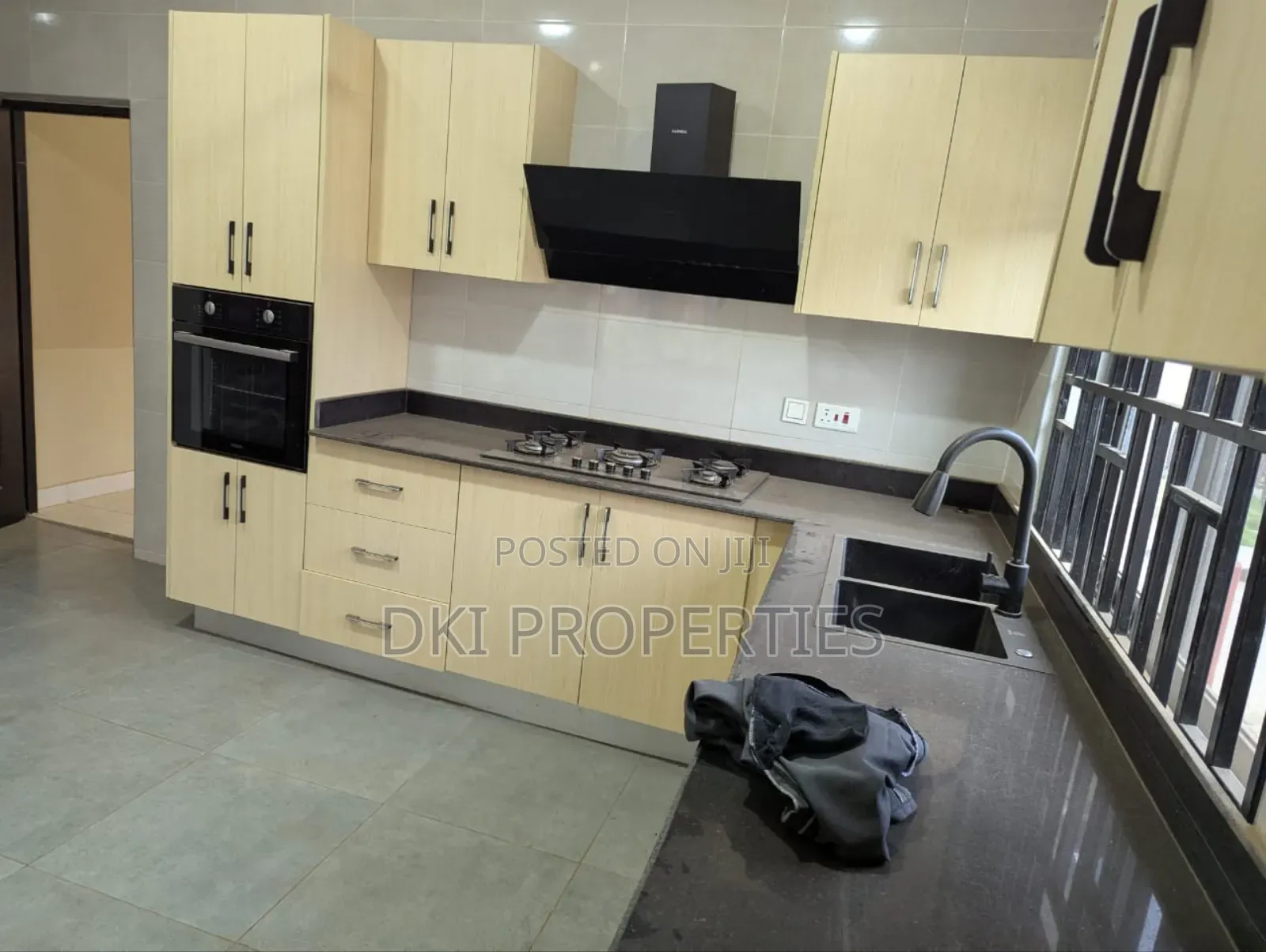 3bdrm House in Dki Properties, Tantra Hills for sale