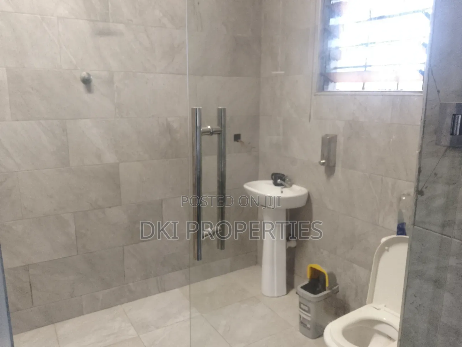 3bdrm House in Dki Properties, Oyibi for sale