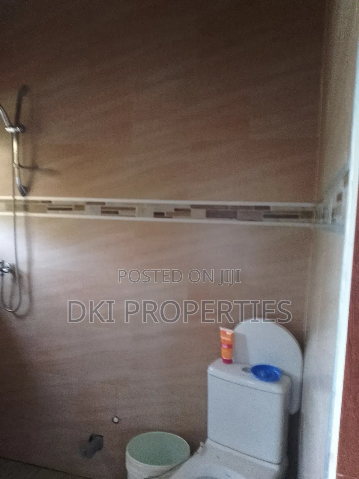 3bdrm House in Dki Properties, Oyibi for sale
