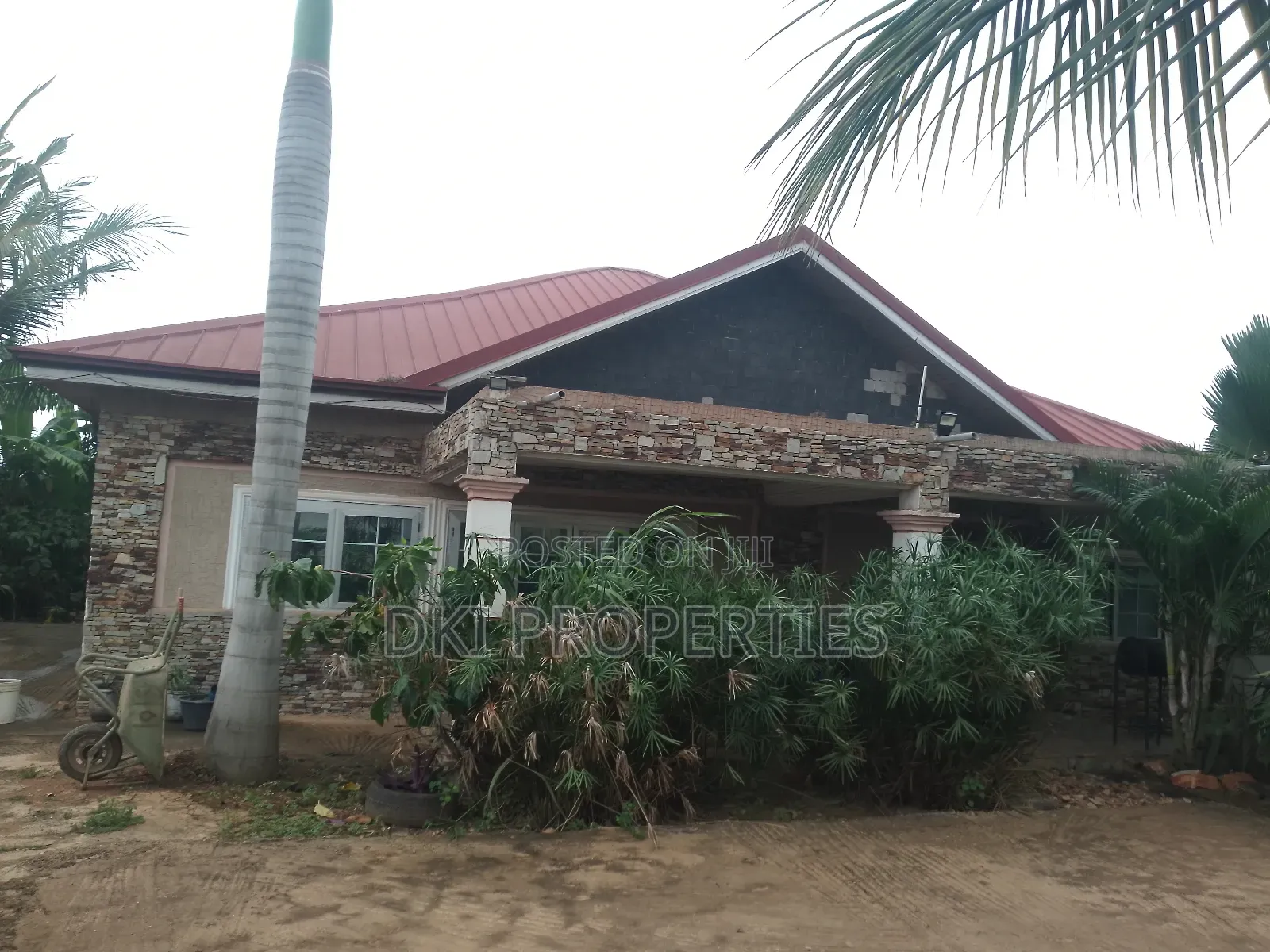 3bdrm House in Dki Properties, Oyibi for sale