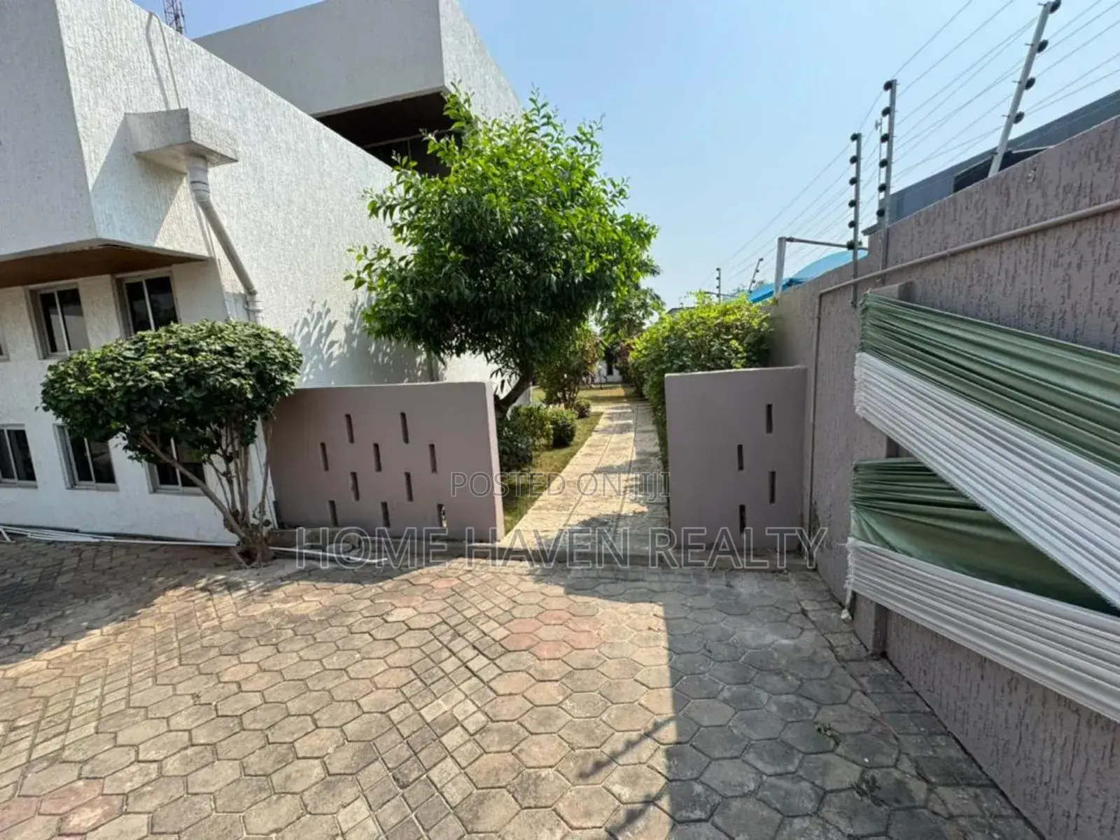5bdrm House in Abelemkpe for rent