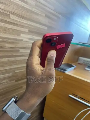 Apple iPhone 13 128 GB Red