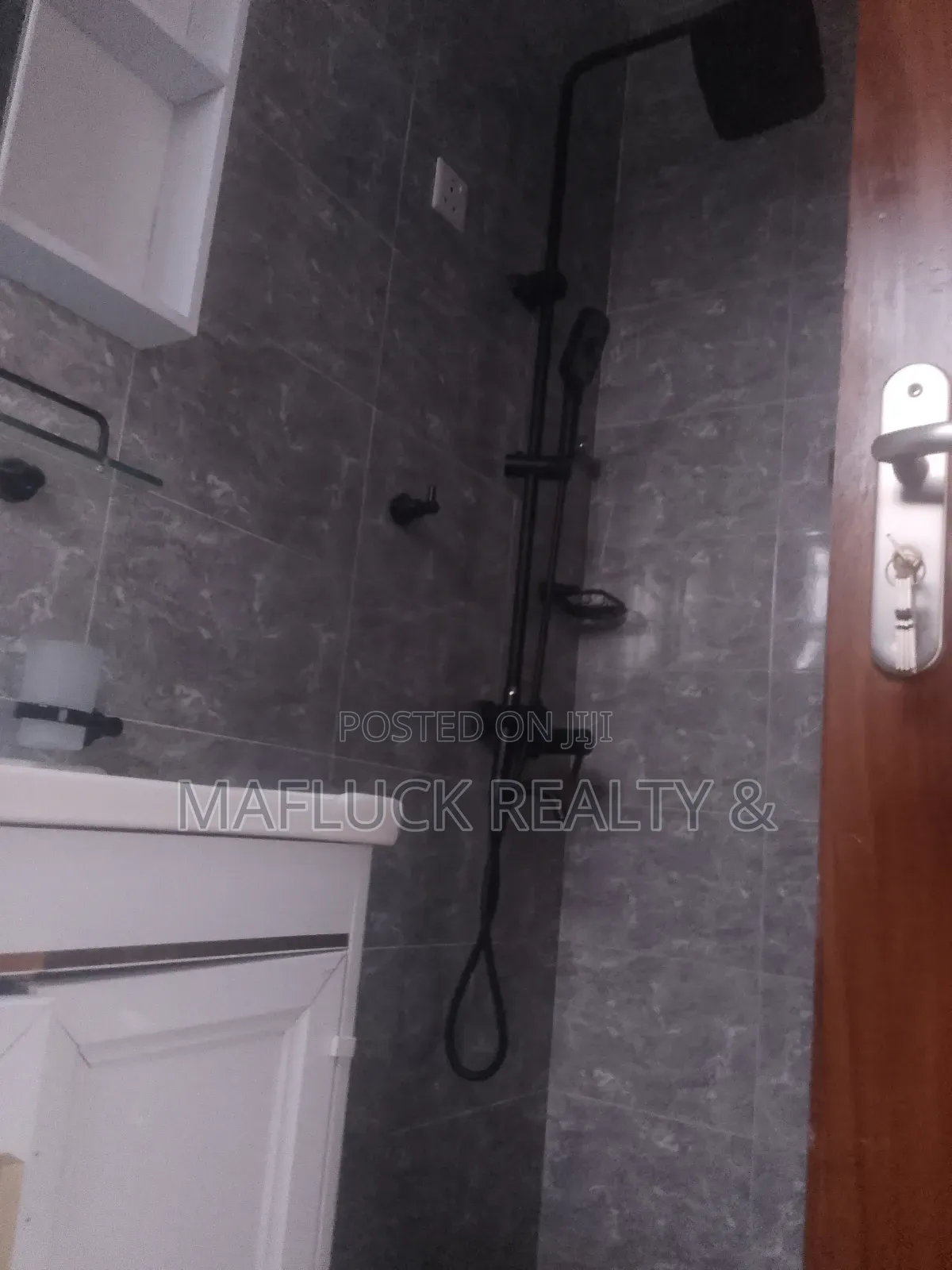 2bdrm Apartment in Lakeside Estate for rent