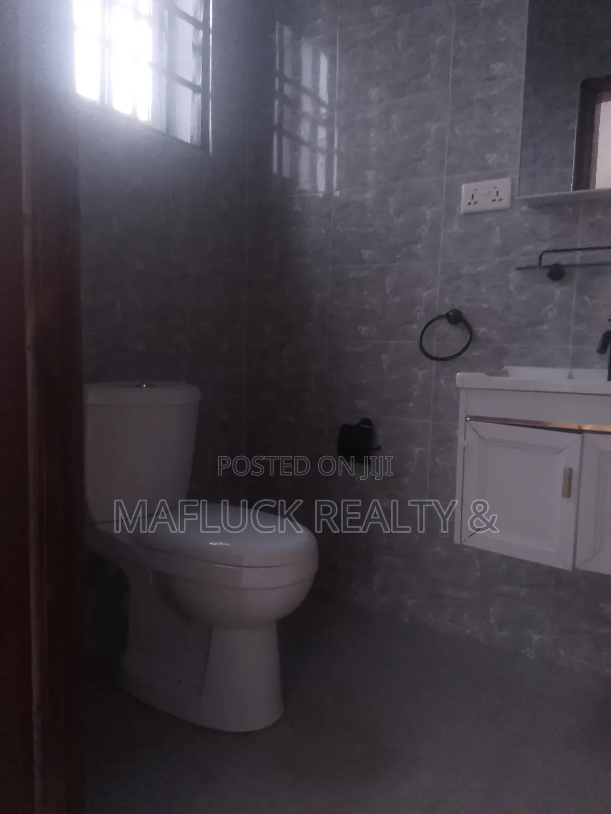 2bdrm Apartment in Lakeside Estate for rent