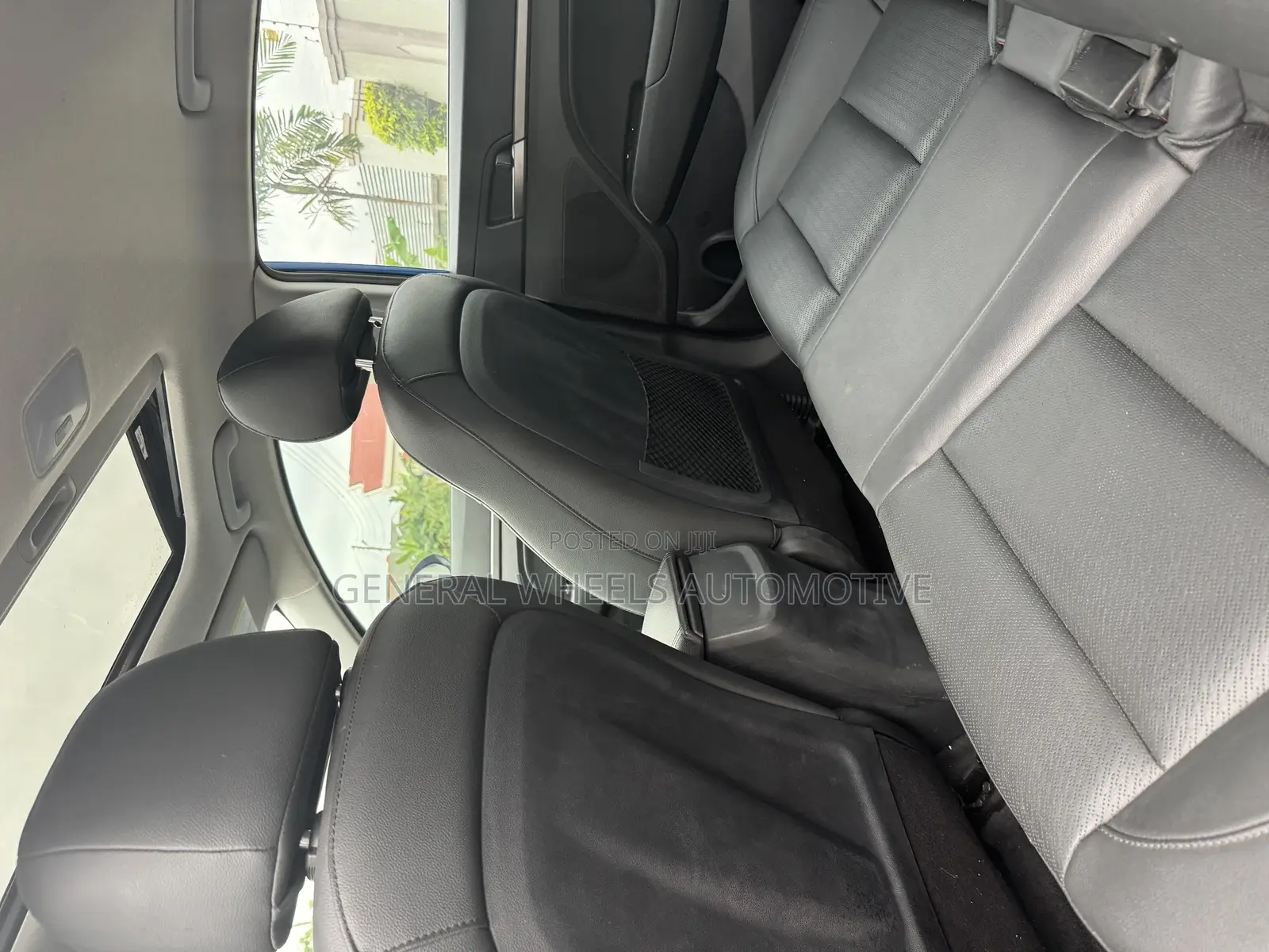 Hyundai Elantra Limited Sedan FWD (2.0L 4cyl 6A) 2017 Blue