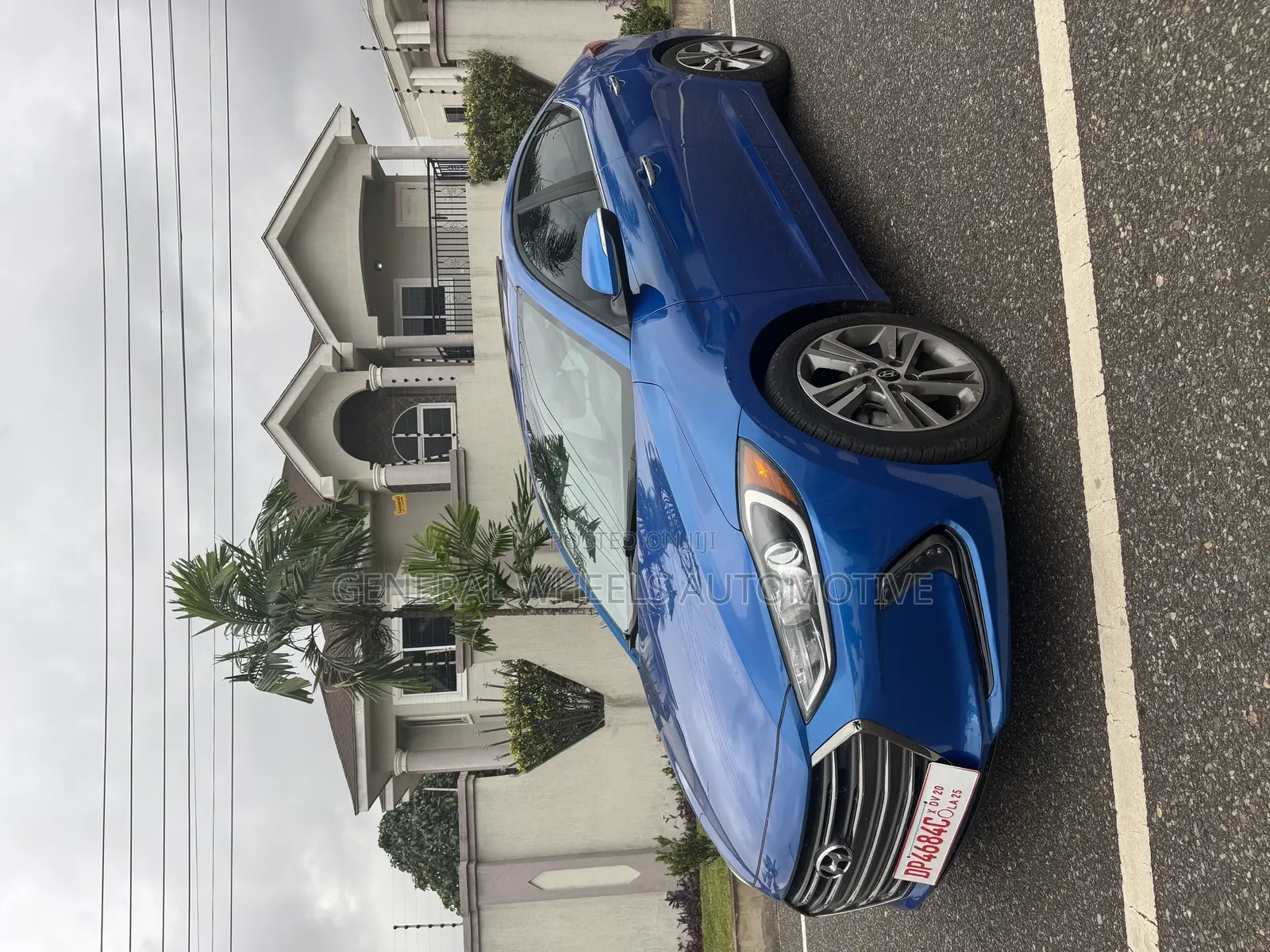 Hyundai Elantra Limited Sedan FWD (2.0L 4cyl 6A) 2017 Blue