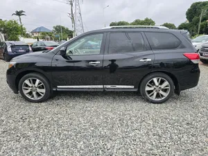 Nissan Pathfinder Platinum 4x4 2013 Black