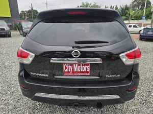 Nissan Pathfinder Platinum 4x4 2013 Black