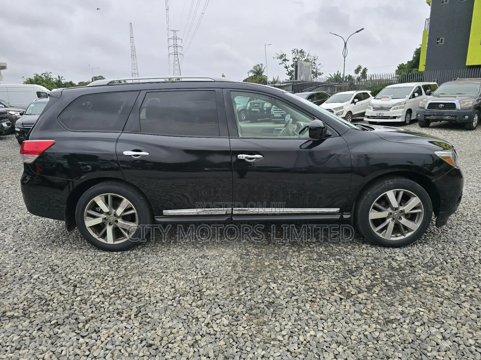 Nissan Pathfinder Platinum 4x4 2013 Black