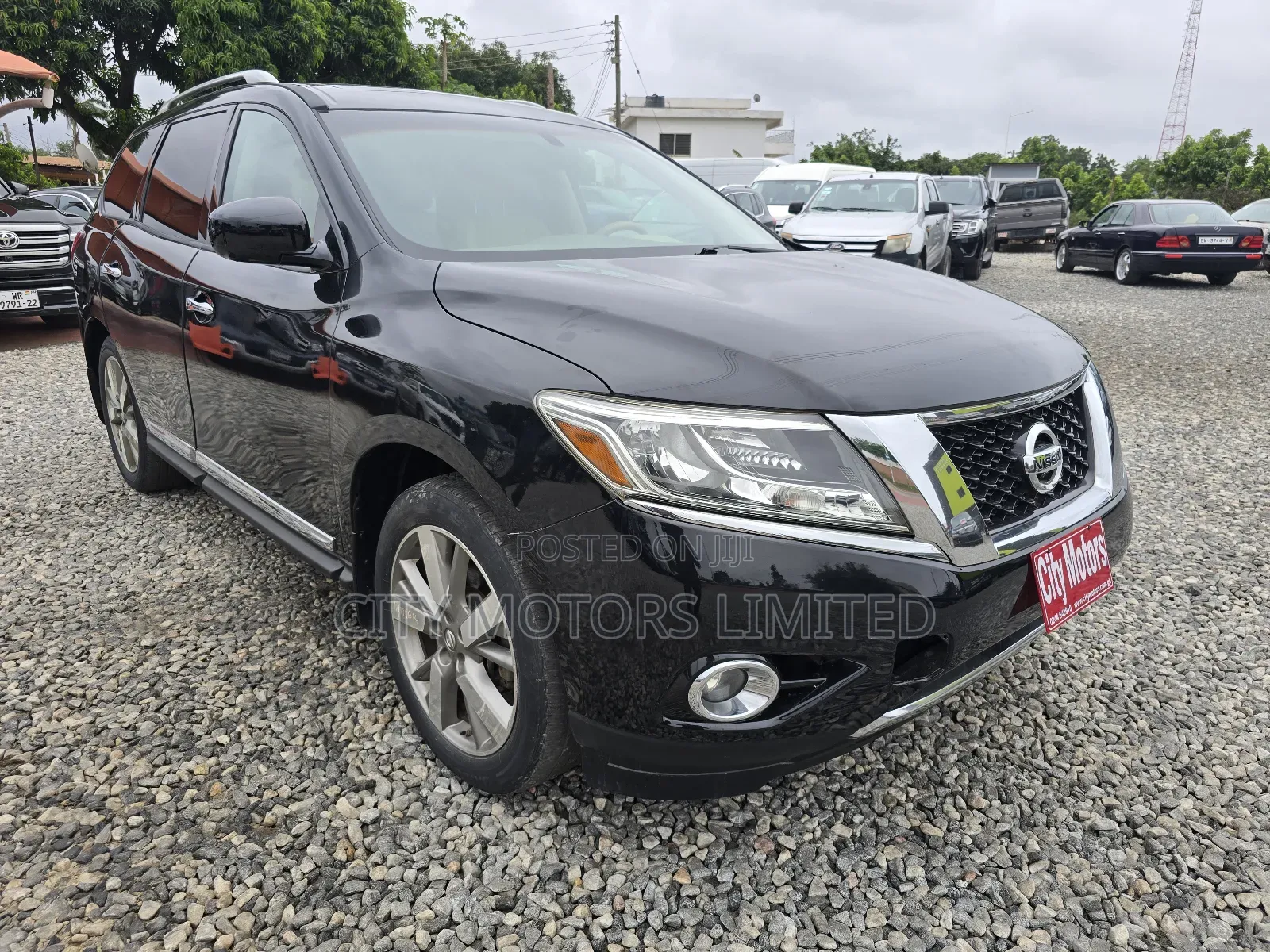 Nissan Pathfinder Platinum 4x4 2013 Black