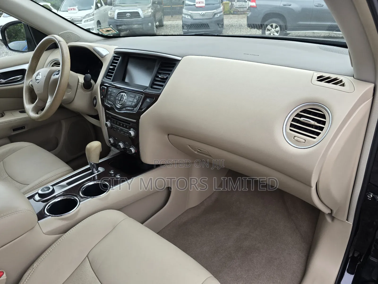 Nissan Pathfinder Platinum 4x4 2013 Black