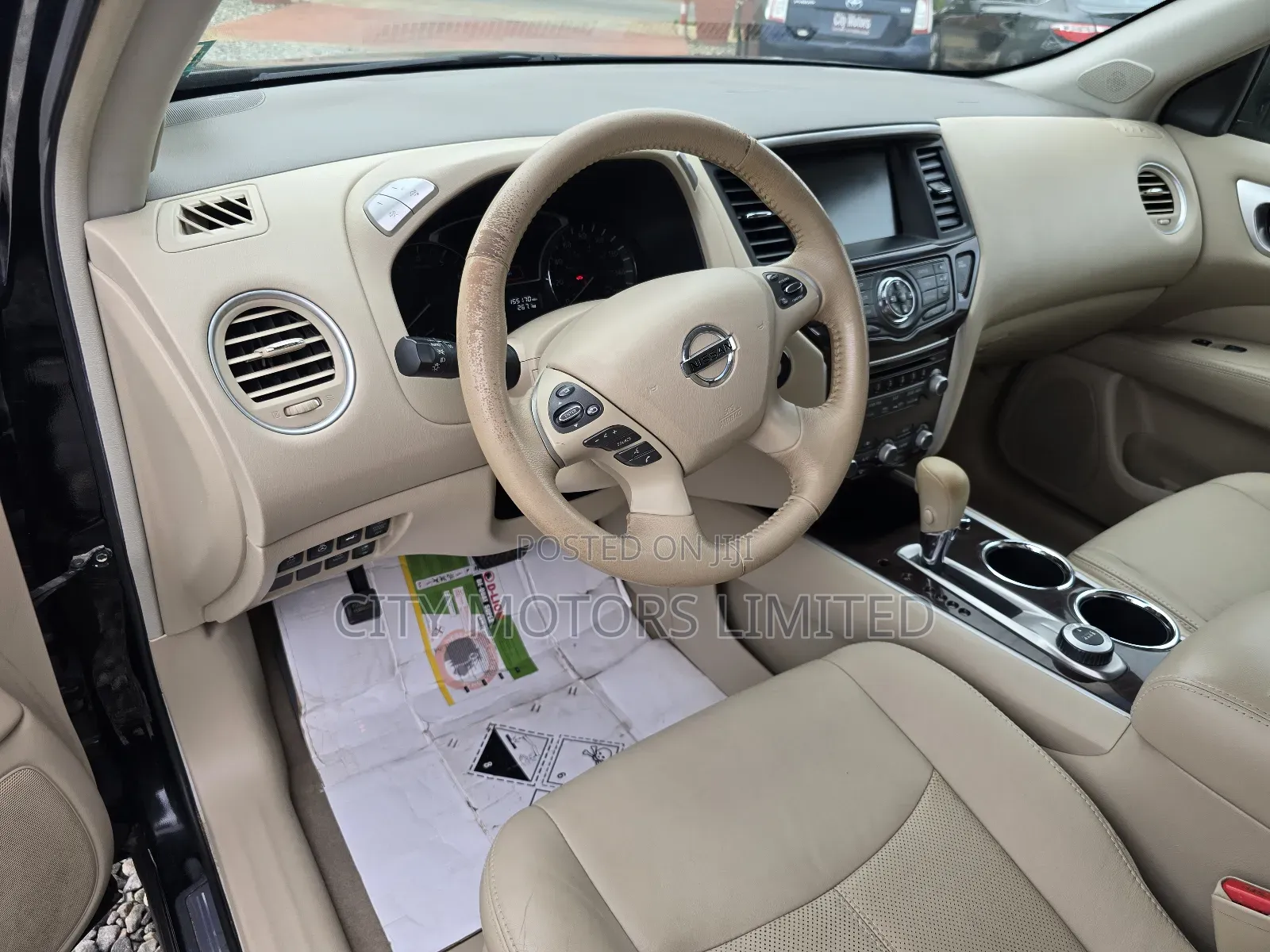 Nissan Pathfinder Platinum 4x4 2013 Black