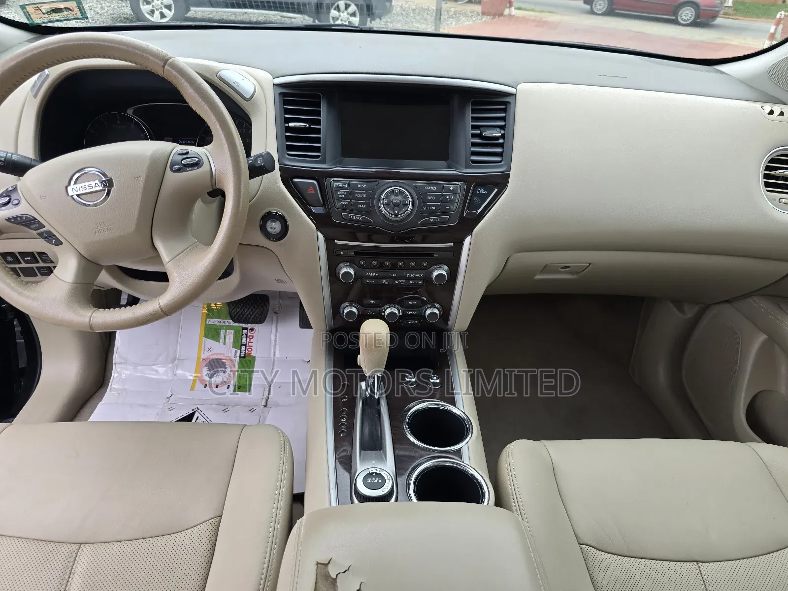 Nissan Pathfinder Platinum 4x4 2013 Black