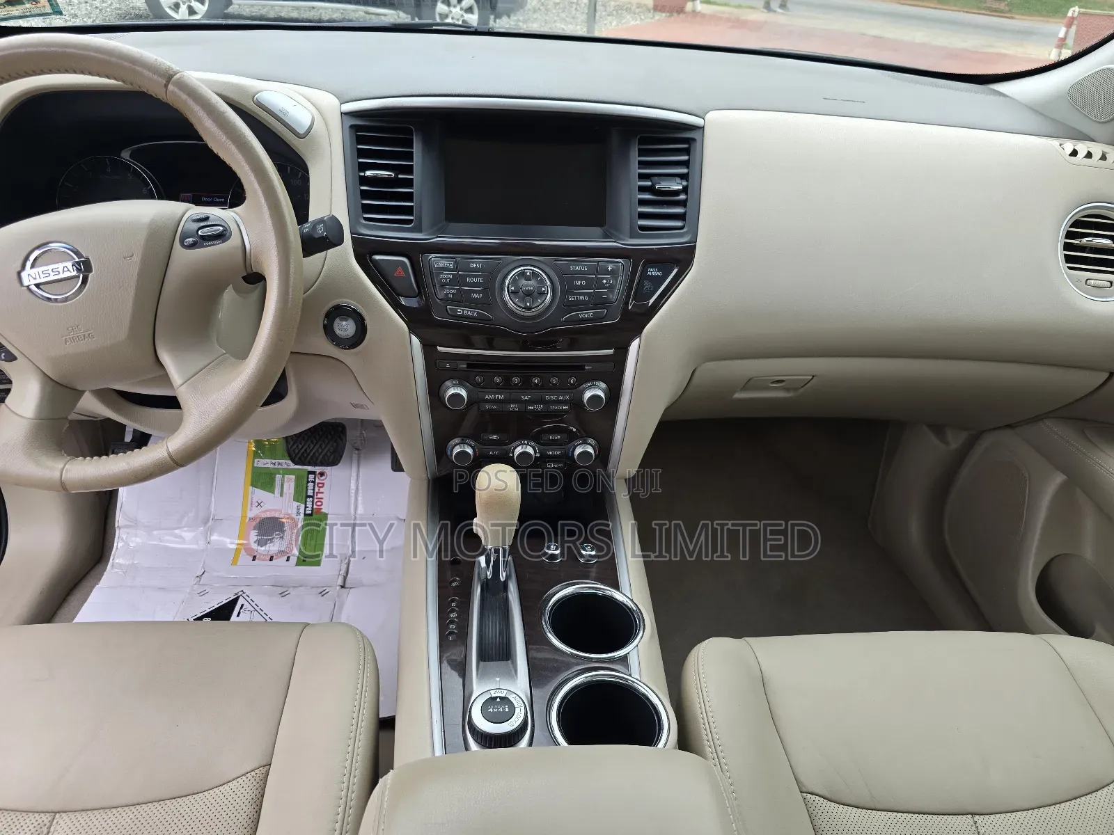 Nissan Pathfinder Platinum 4x4 2013 Black