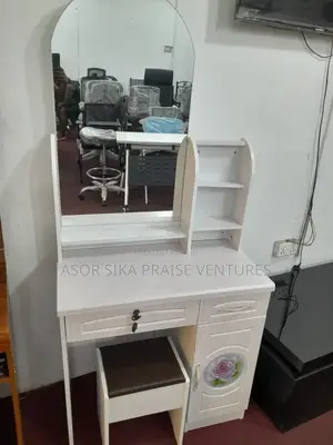 Ddressing Mirror