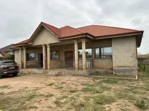 4bdrm Apartment in Sokoban,Wood Village, Kumasi Metropolitan for sale